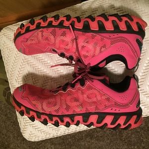 Adidas Women's Shoes Size 9